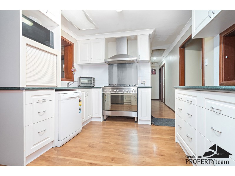 14 McAleer Drive, Mahomets Flats WA 6530