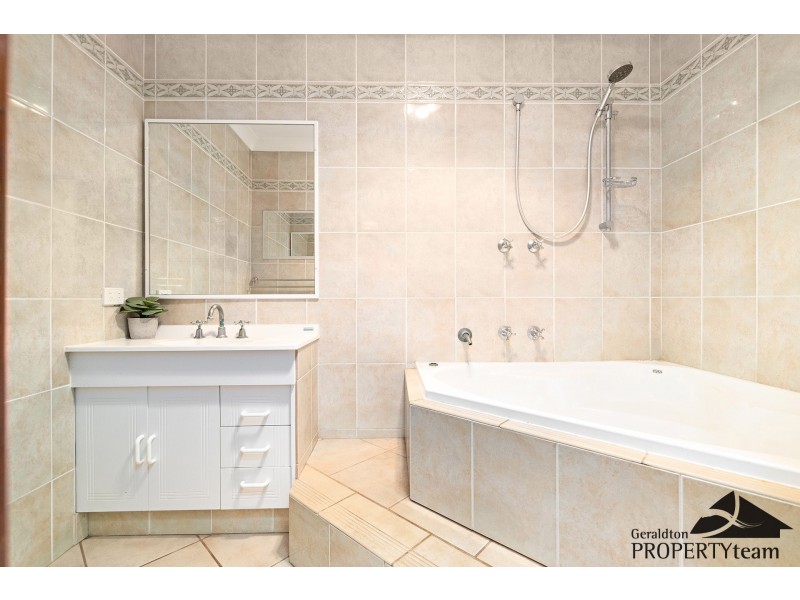 14 McAleer Drive, Mahomets Flats WA 6530