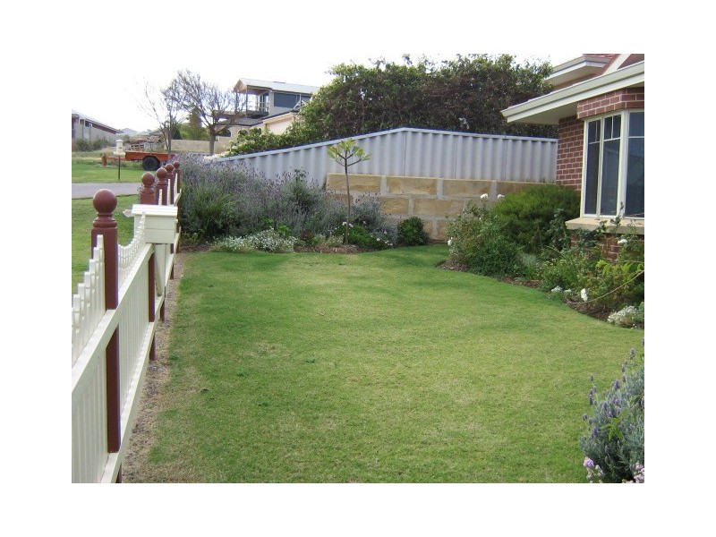 16 Pelican Rise, Wandina WA 6530