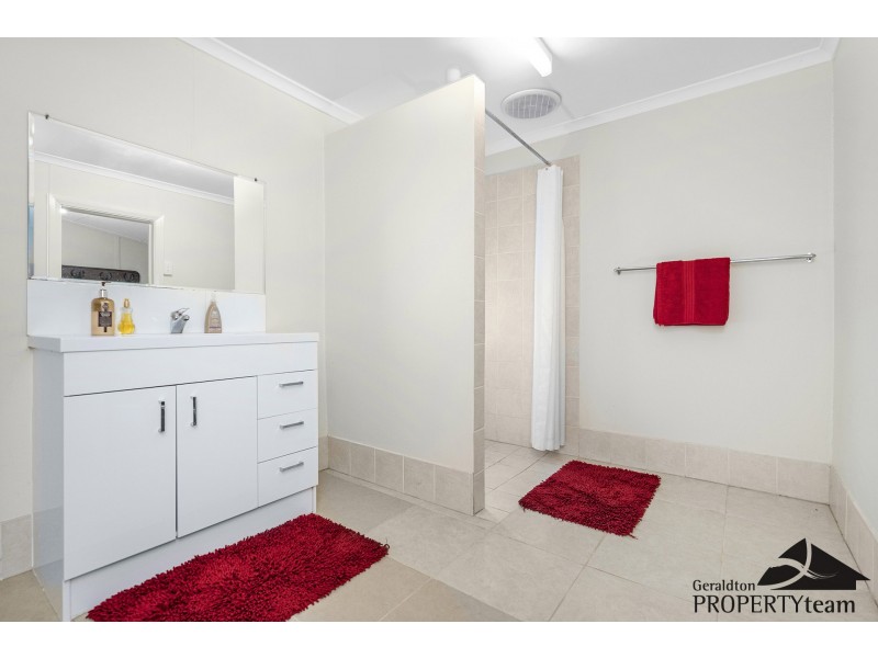 231 First Street, Wonthella WA 6530