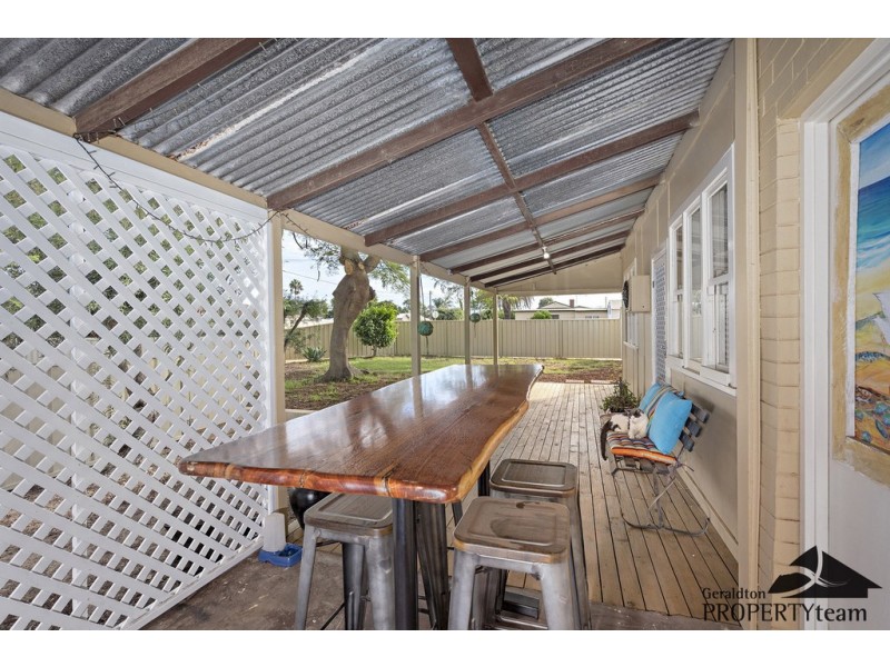 231 First Street, Wonthella WA 6530