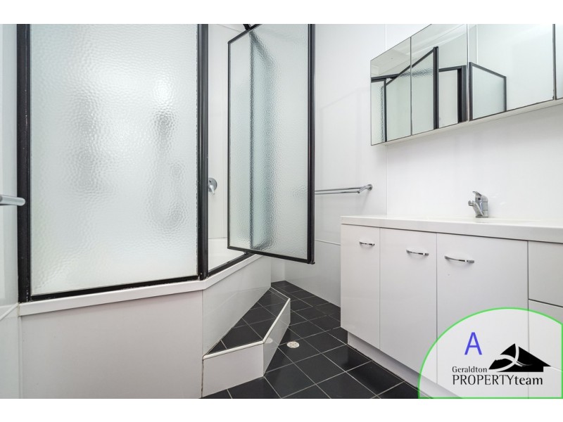 30 Koojarra Street, Webberton WA 6530