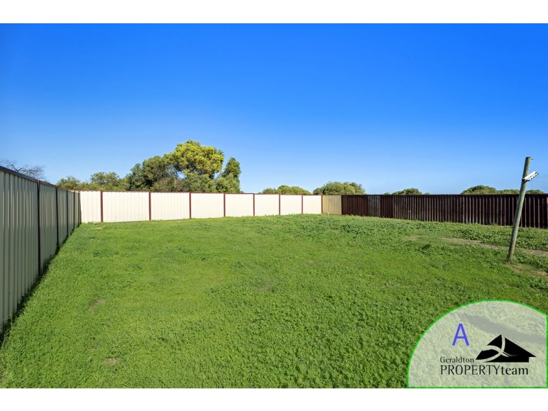30 Koojarra Street, Webberton WA 6530