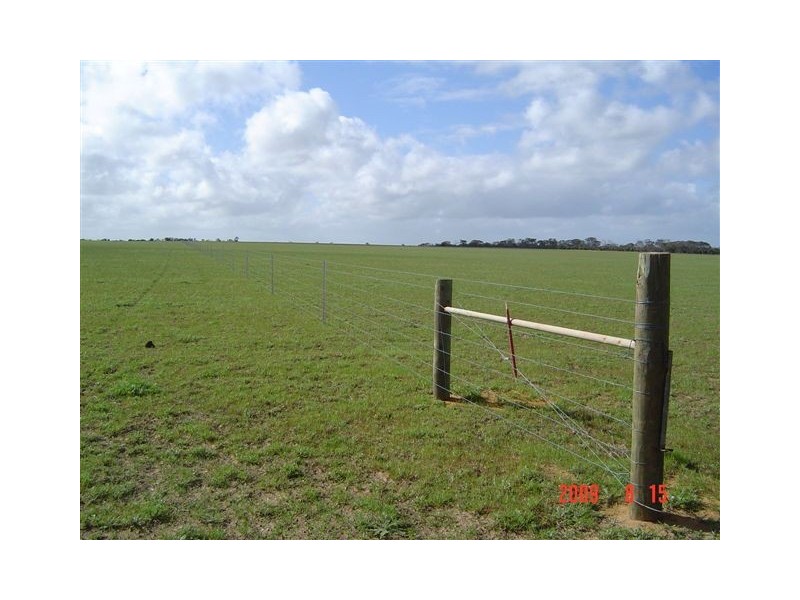 18 James Eastough Rd, Howatharra WA 6532