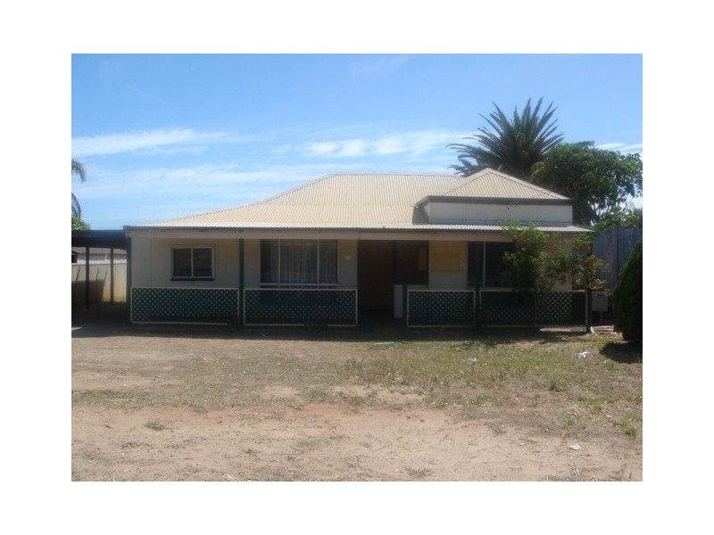 217 First St, Wonthella WA 6530