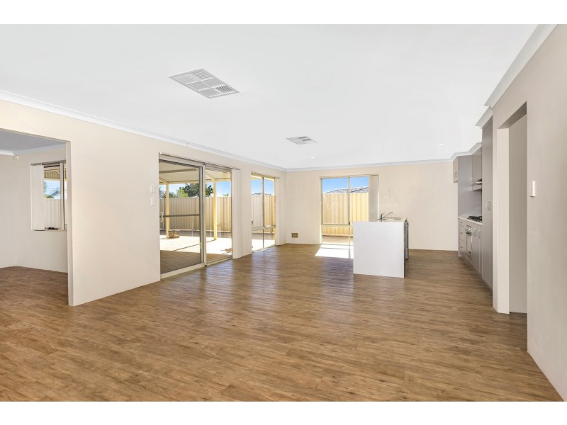 10 Rosapark Boulevard, Webberton WA 6530