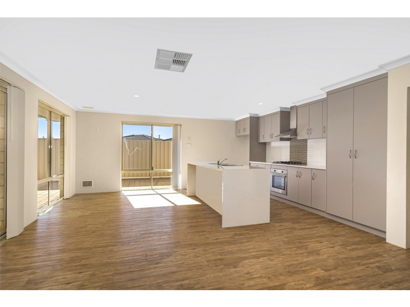 10 Rosapark Boulevard, Webberton WA 6530