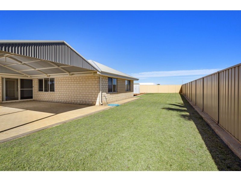 10 Rosapark Boulevard, Webberton WA 6530