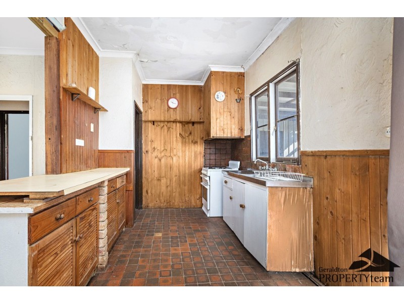 13 Whitfield Street, Beachlands WA 6530