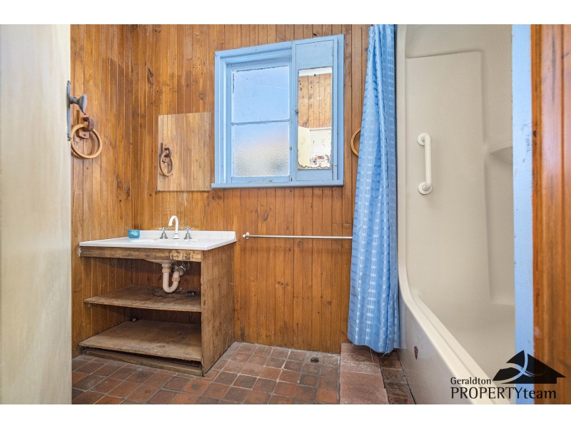 13 Whitfield Street, Beachlands WA 6530