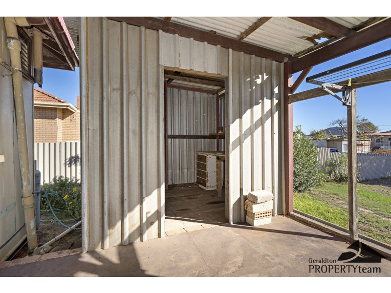 13 Whitfield Street, Beachlands WA 6530