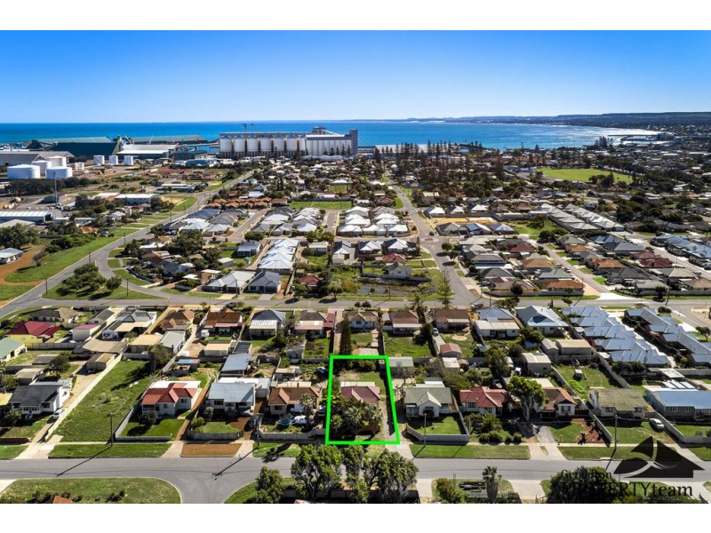 13 Whitfield Street, Beachlands WA 6530