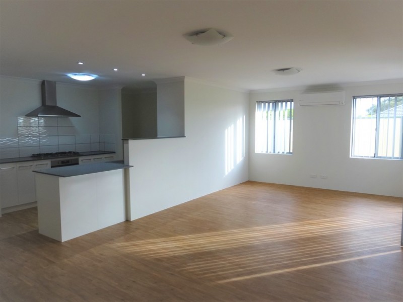 104 Moloney, Utakarra WA 6530