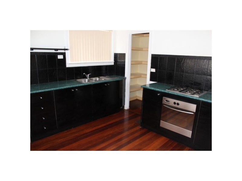 207A Fifth Street, Wonthella WA 6530