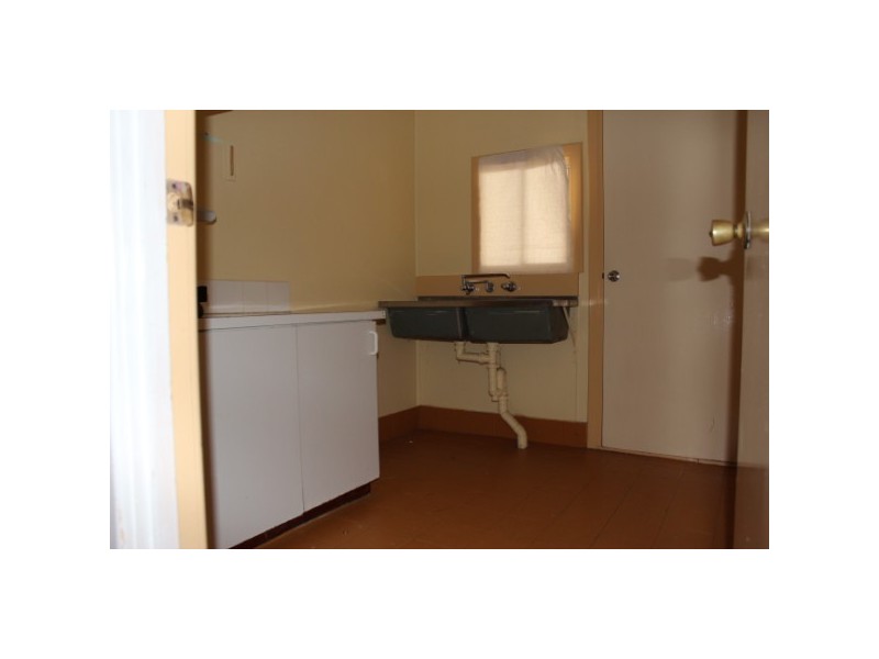 207A Fifth Street, Wonthella WA 6530