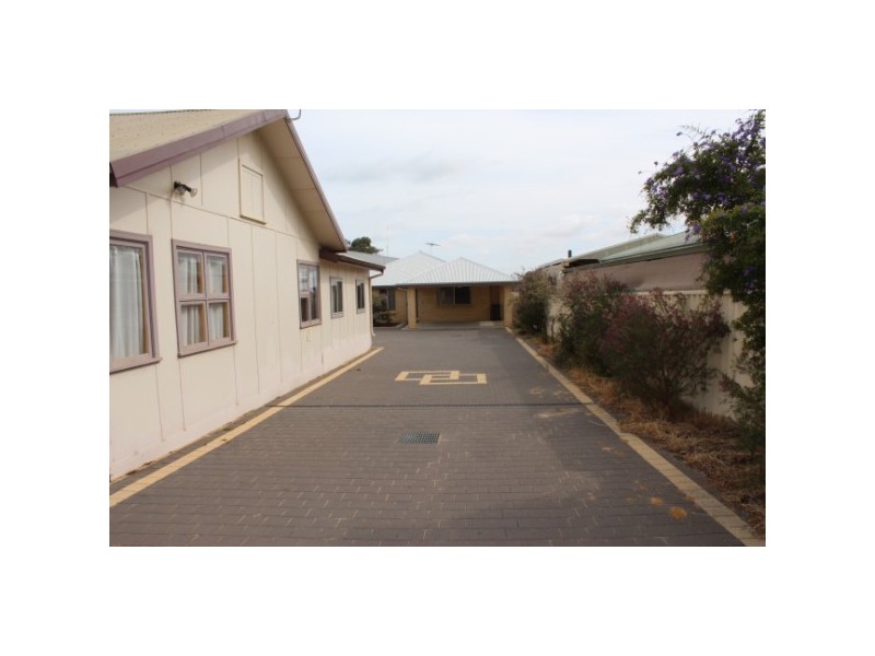 207A Fifth Street, Wonthella WA 6530