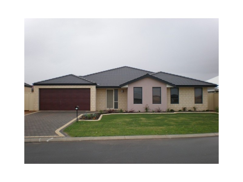 16 Yolanda Edge, Wandina WA 6530