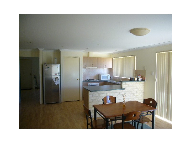 2 Magnolia Wynd, Wandina WA 6530