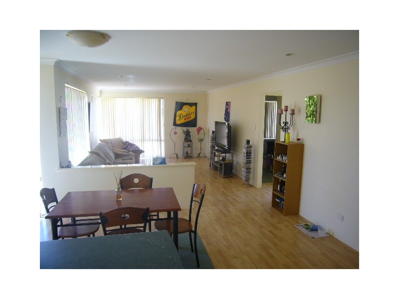 2 Magnolia Wynd, Wandina WA 6530