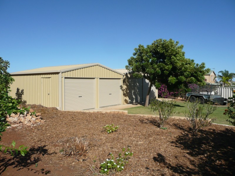 5 Bayside Blvd, Drummond Cove WA 6532