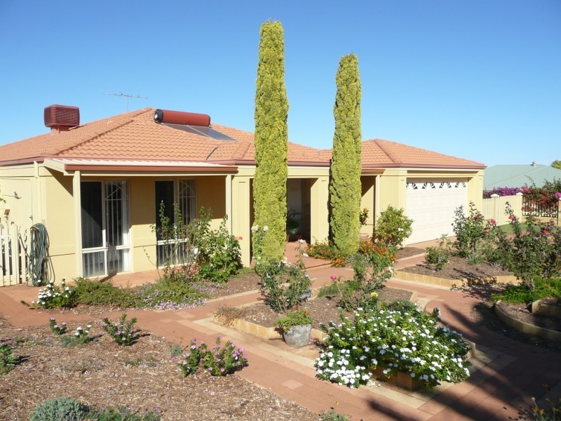 5 Bayside Blvd, Drummond Cove WA 6532