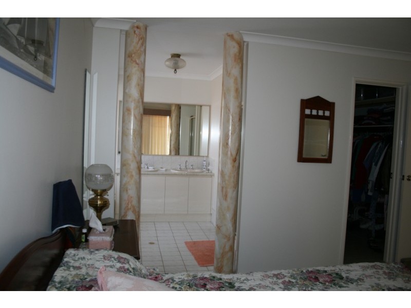 5 Bayside Blvd, Drummond Cove WA 6532