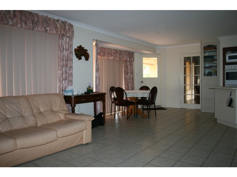 5 Bayside Blvd, Drummond Cove WA 6532