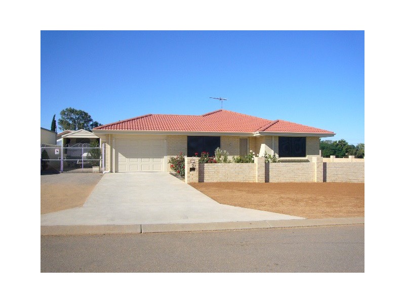 2A Half Moon Dve, Waggrakine WA 6530