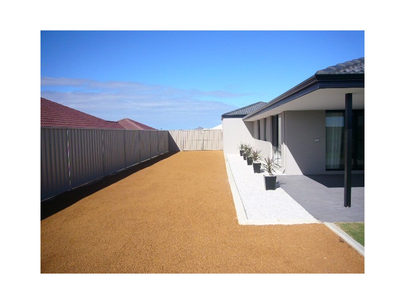 8 Alera Entrance, Wandina WA 6530