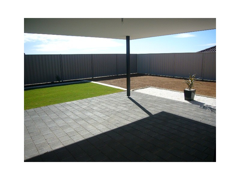 8 Alera Entrance, Wandina WA 6530