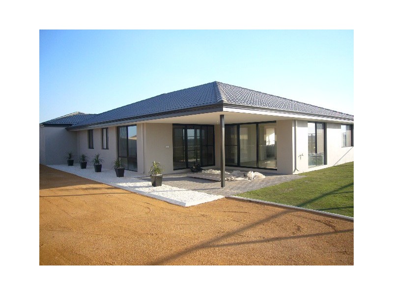 8 Alera Entrance, Wandina WA 6530