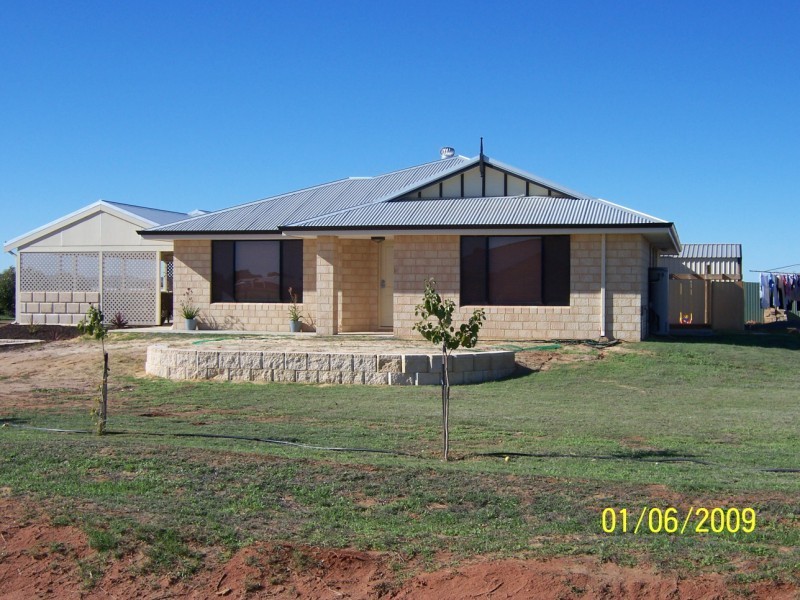 19 Polwarth Pde, Deepdale WA 6532