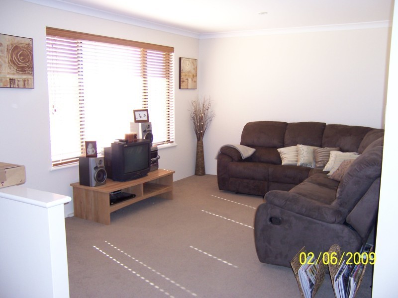 19 Polwarth Pde, Deepdale WA 6532