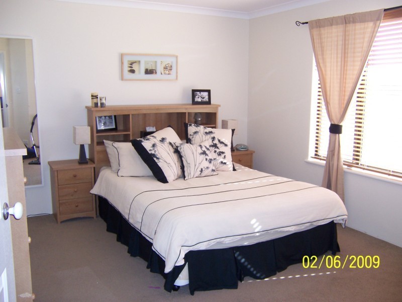 19 Polwarth Pde, Deepdale WA 6532