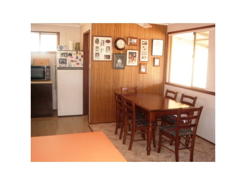 5 Elliott St, Isseka WA 6535