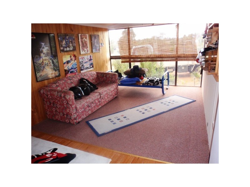 5 Elliott St, Isseka WA 6535