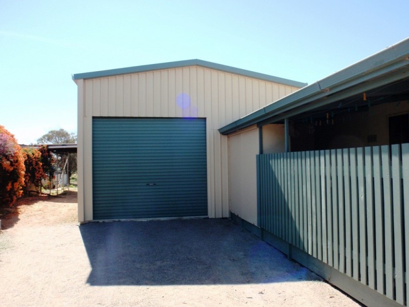 5 Elliott St, Isseka WA 6535