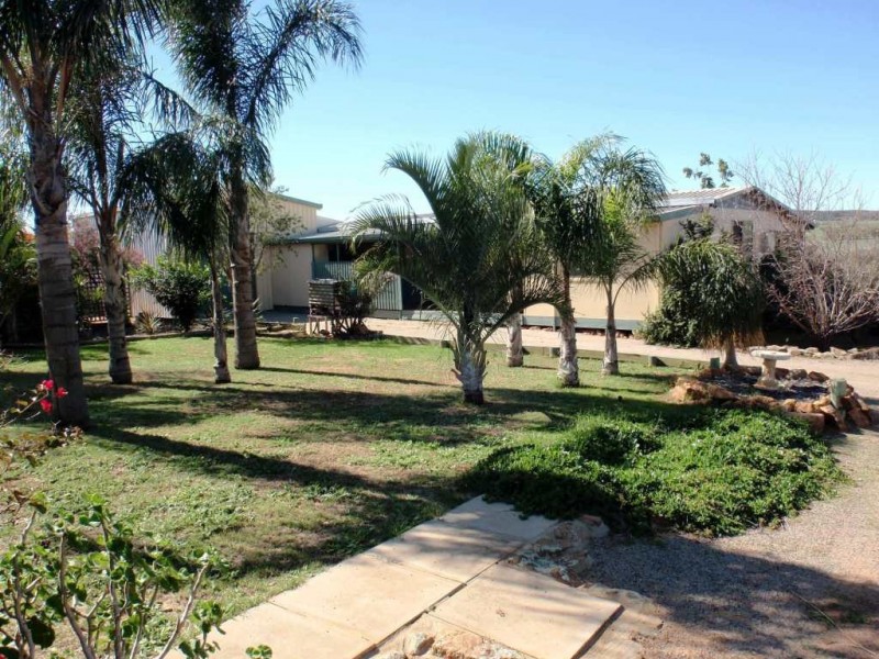 5 Elliott St, Isseka WA 6535