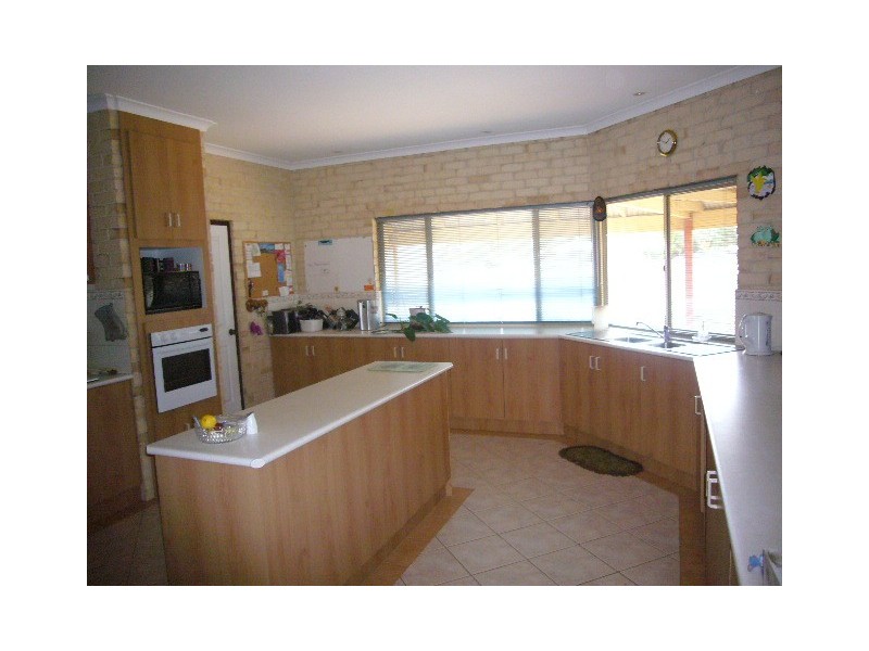 24 Polo Road, Deepdale WA 6532