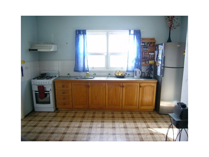 57b  Phelps St, Wonthella WA 6530