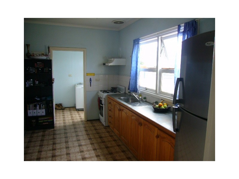 57b  Phelps St, Wonthella WA 6530