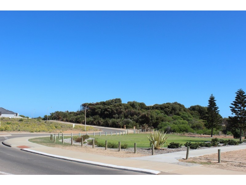 153 Glenfield Beach Drive, Glenfield WA 6532