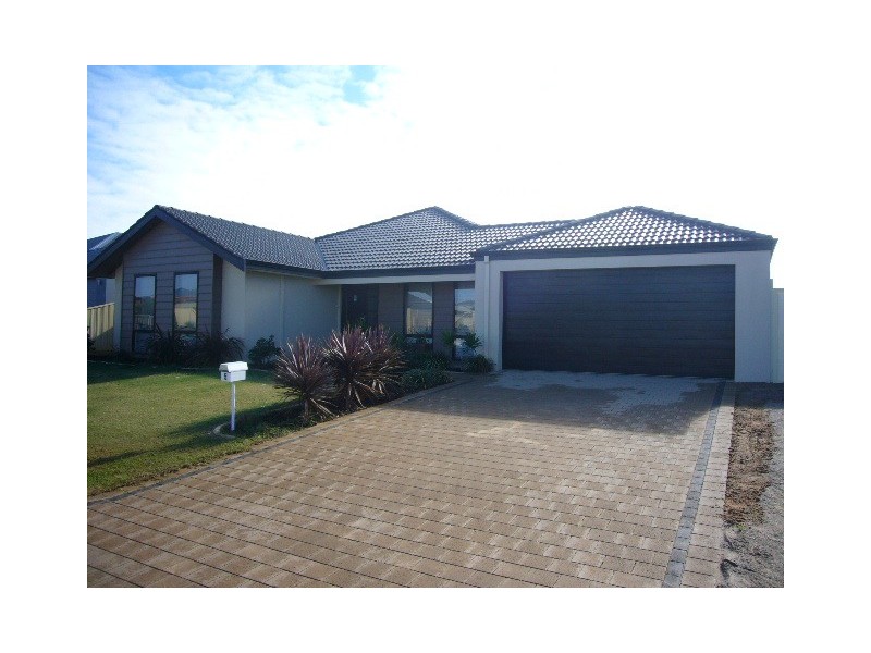 5 Fleetwing St, Wandina WA 6530