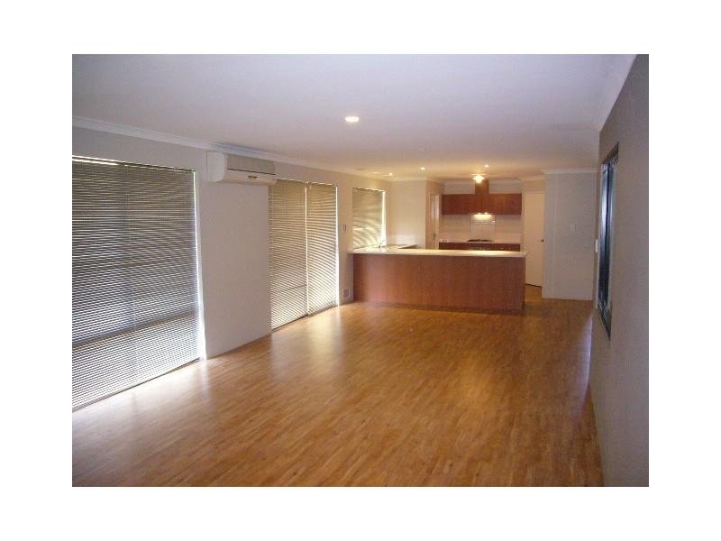 5 Fleetwing St, Wandina WA 6530