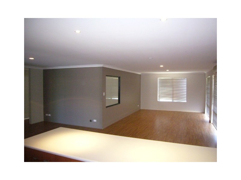 5 Fleetwing St, Wandina WA 6530