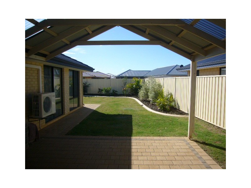 5 Fleetwing St, Wandina WA 6530