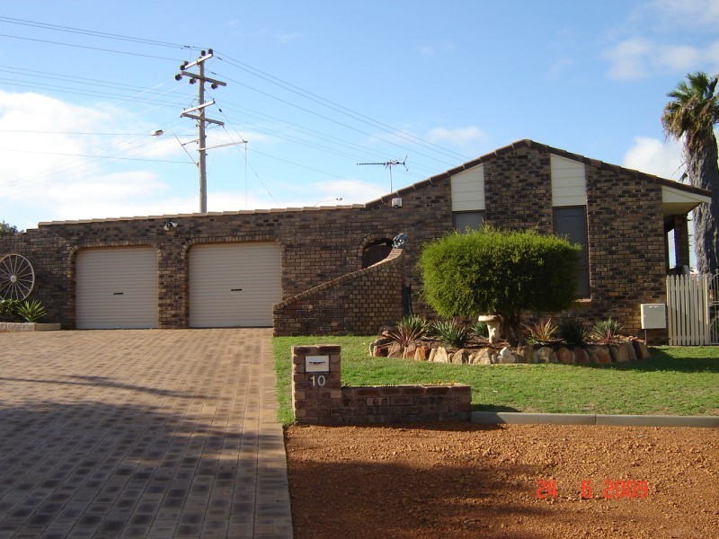 10 Chant Crt, Tarcoola Beach WA 6530