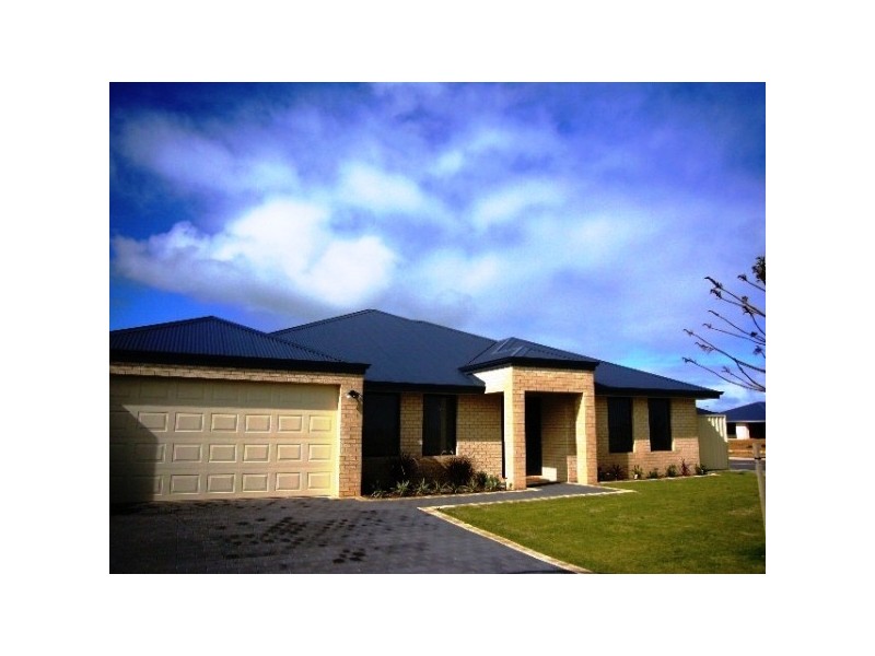 9 Schooner Pass, Glenfield WA 6532