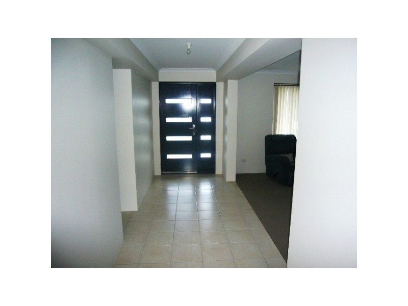 9 Schooner Pass, Glenfield WA 6532