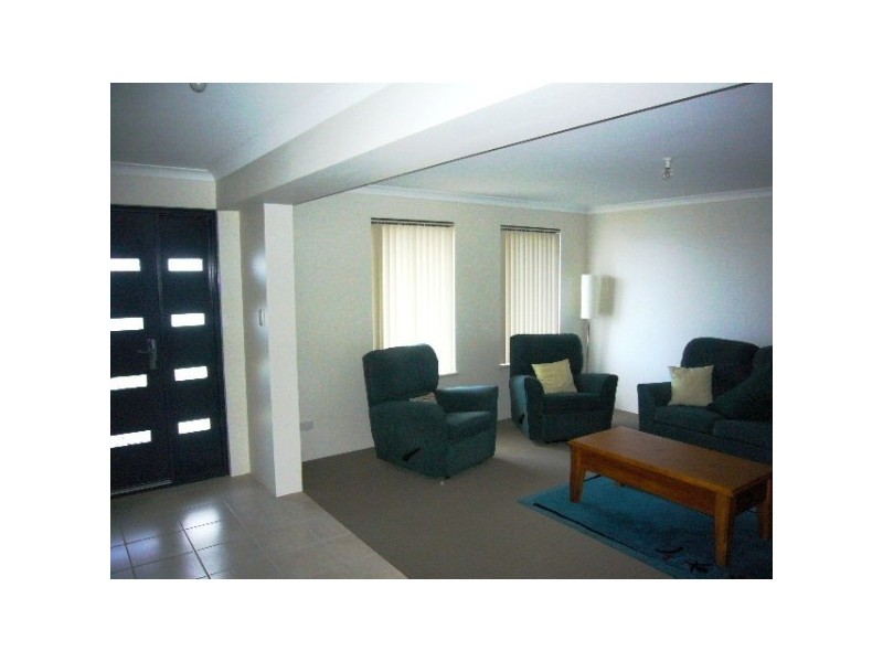 9 Schooner Pass, Glenfield WA 6532